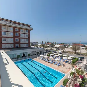 Grand & Riviera Отель